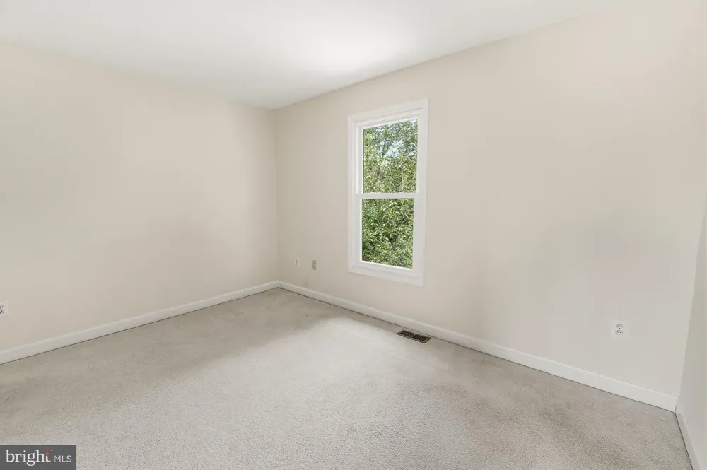 17004 SPATES HILL ROAD Poolesville, MD 20837