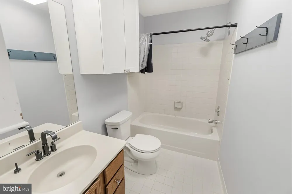 17004 SPATES HILL ROAD Poolesville, MD 20837