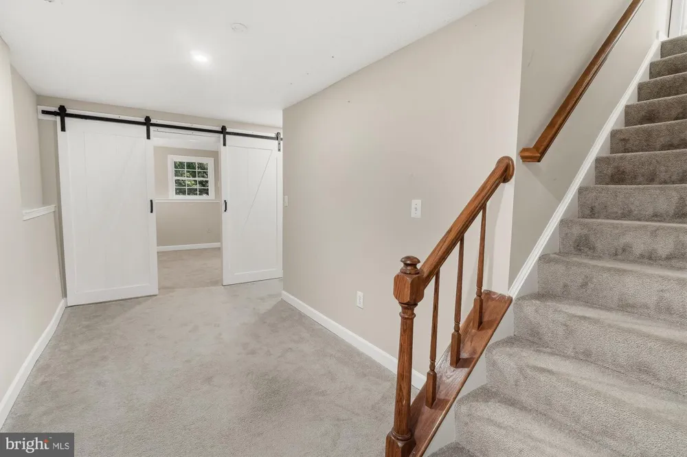 17004 SPATES HILL ROAD Poolesville, MD 20837