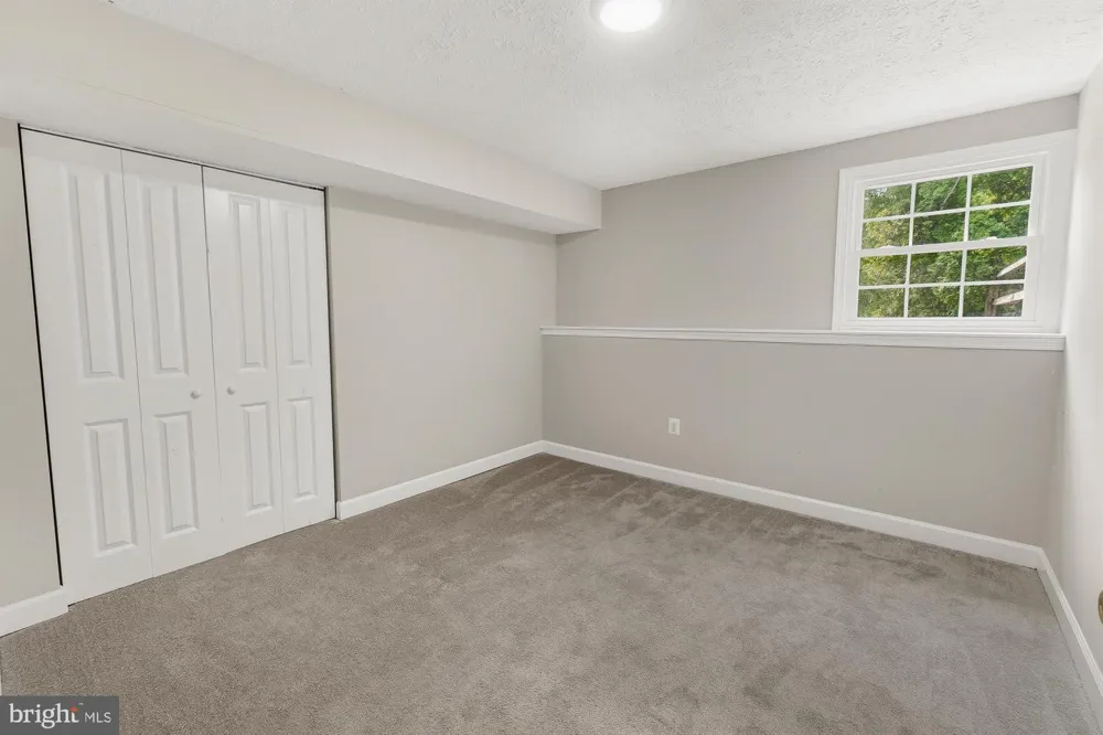 17004 SPATES HILL ROAD Poolesville, MD 20837