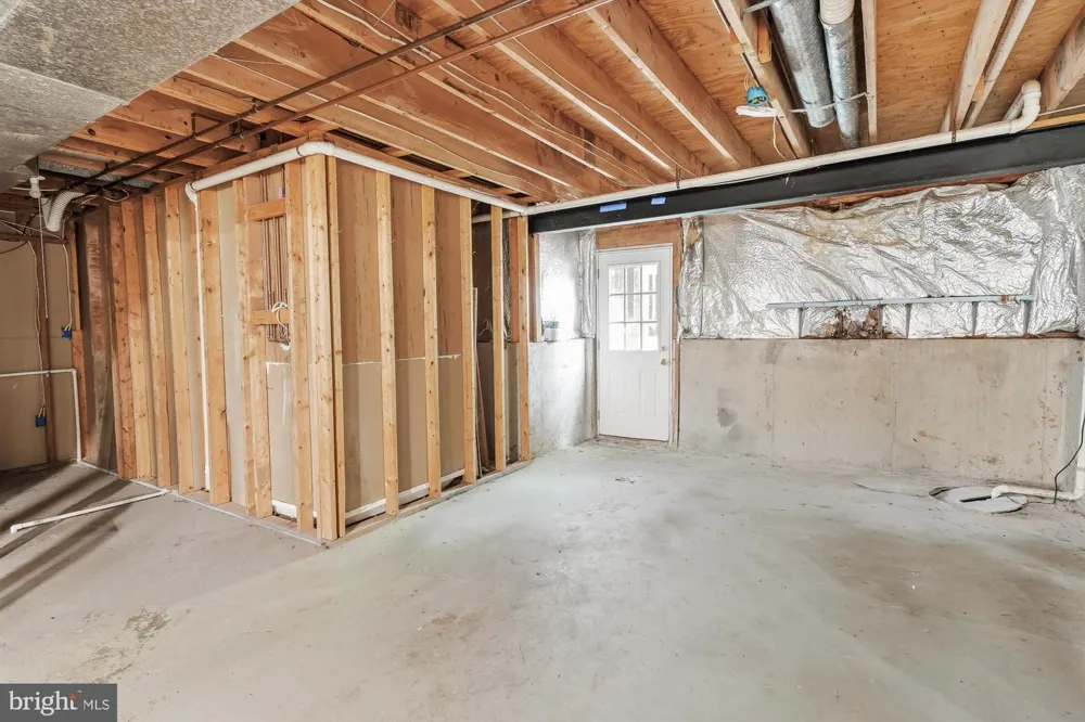 17004 SPATES HILL ROAD Poolesville, MD 20837