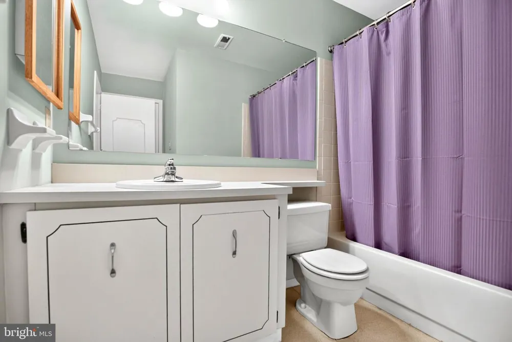 3810 ADELAIDE DRIVE Mt Laurel, NJ 08054