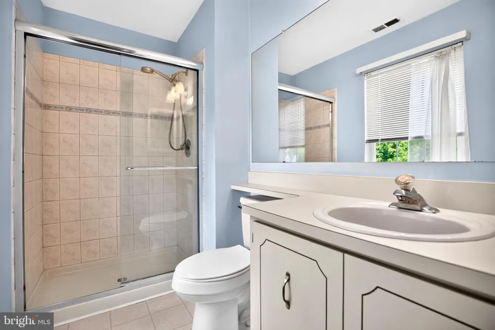 3810 ADELAIDE DRIVE Mt Laurel, NJ 08054