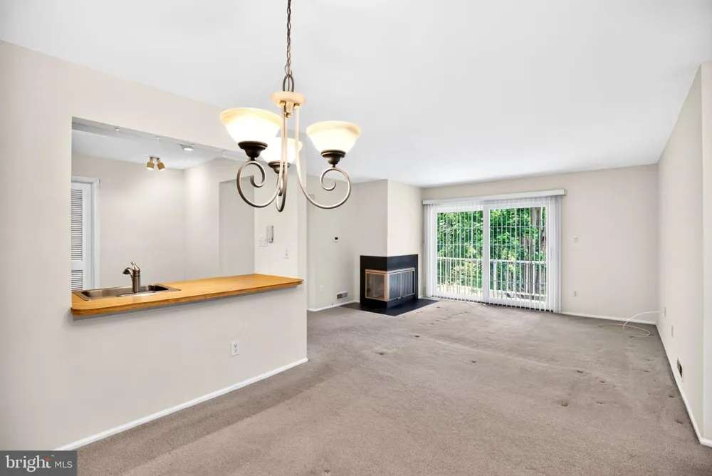 3810 ADELAIDE DRIVE Mt Laurel, NJ 08054
