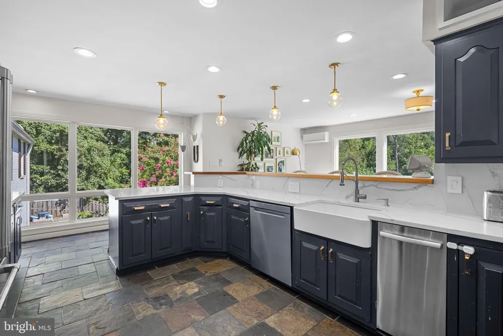 8703 SUDBURY PLACE Alexandria, VA 22309