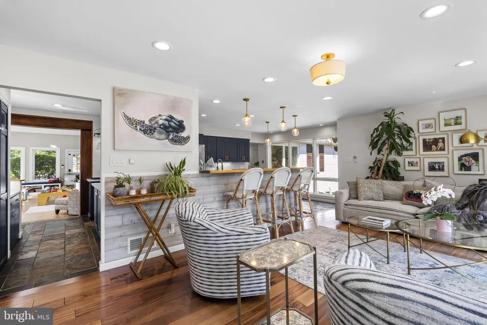 8703 SUDBURY PLACE Alexandria, VA 22309