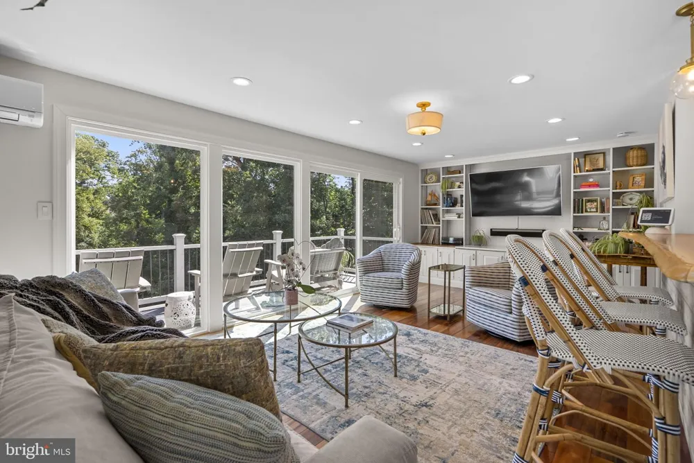 8703 SUDBURY PLACE Alexandria, VA 22309