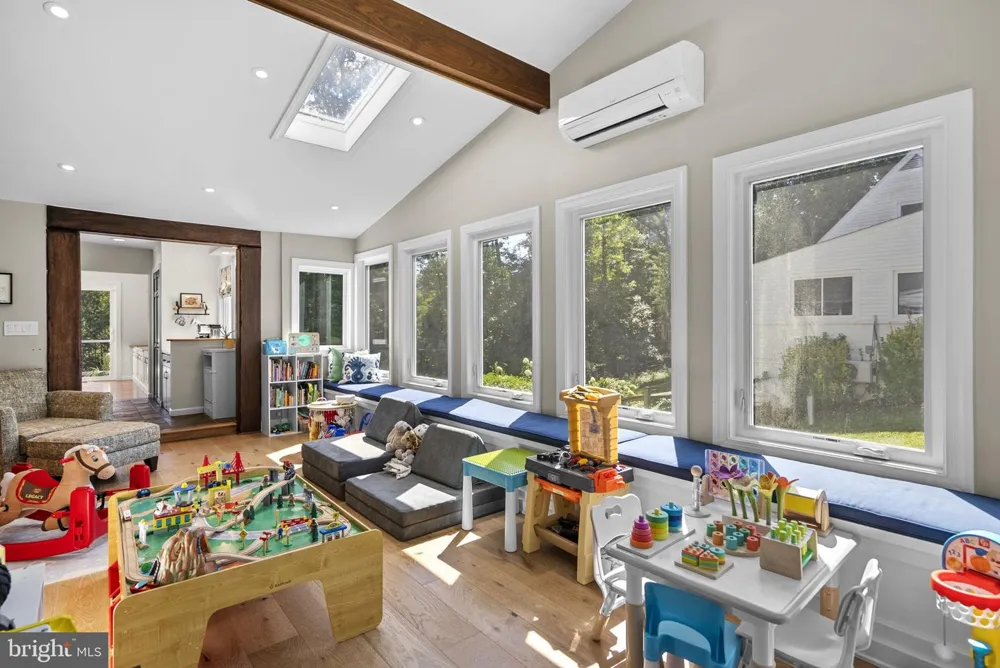 8703 SUDBURY PLACE Alexandria, VA 22309