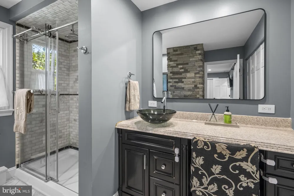 8703 SUDBURY PLACE Alexandria, VA 22309