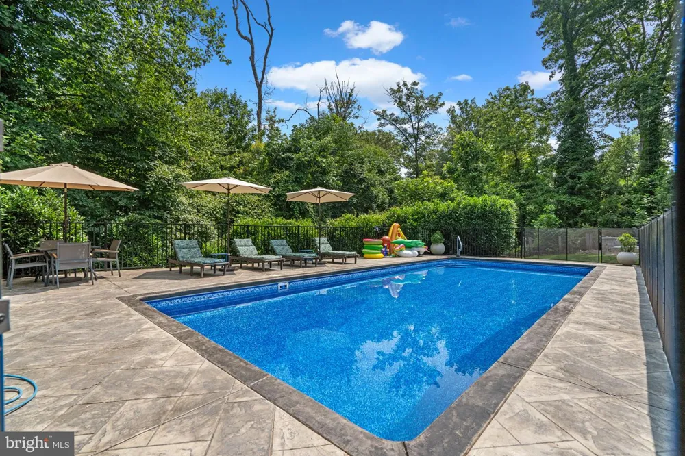 8703 SUDBURY PLACE Alexandria, VA 22309