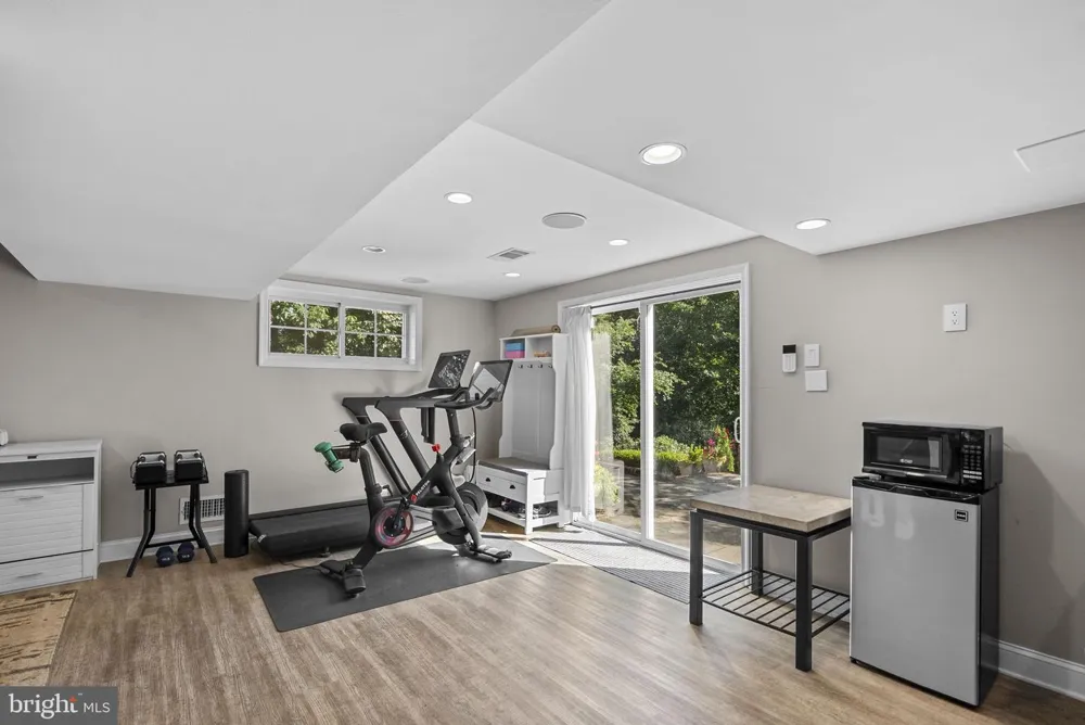 8703 SUDBURY PLACE Alexandria, VA 22309