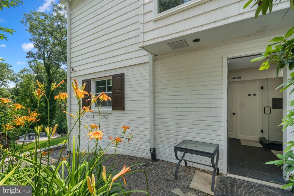 8703 SUDBURY PLACE Alexandria, VA 22309