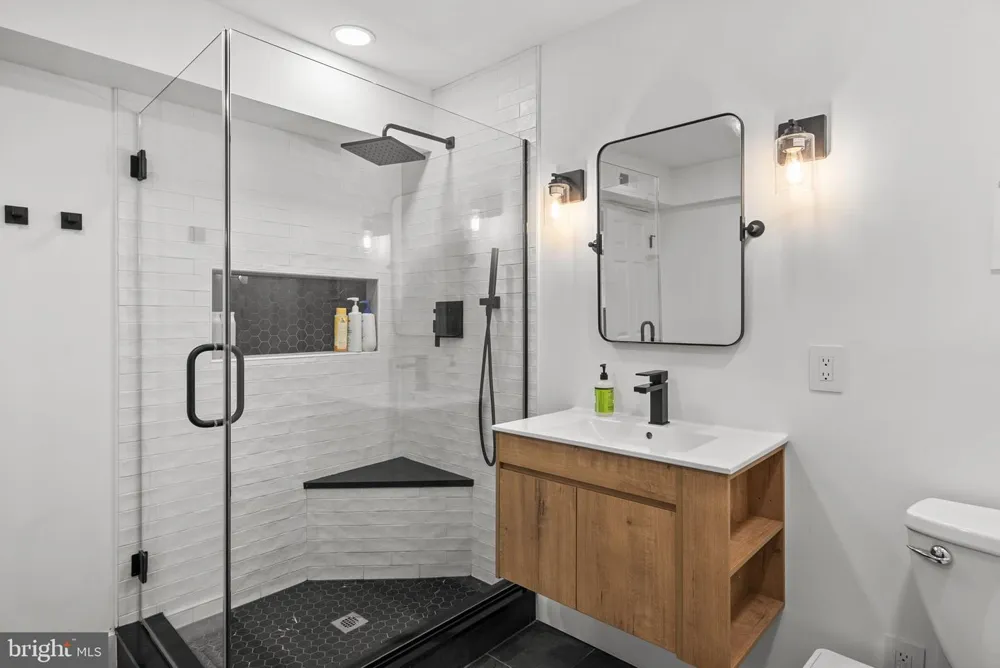 8703 SUDBURY PLACE Alexandria, VA 22309