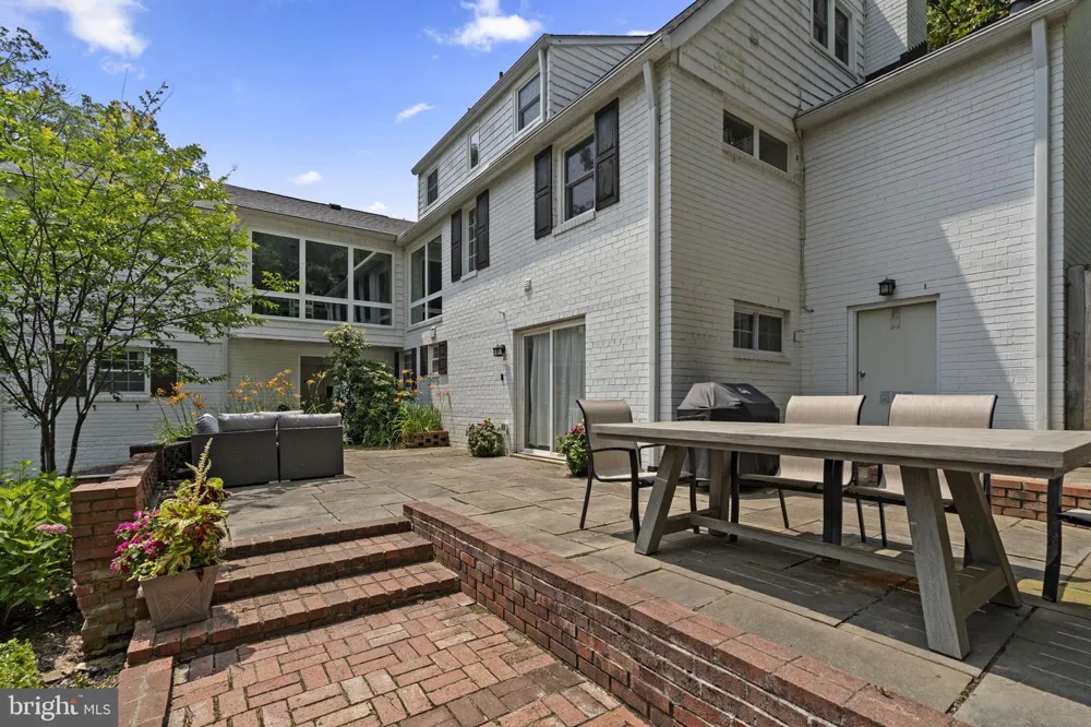 8703 SUDBURY PLACE Alexandria, VA 22309