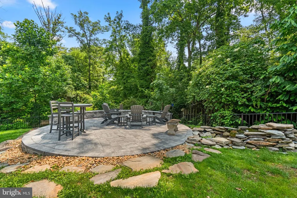 8703 SUDBURY PLACE Alexandria, VA 22309