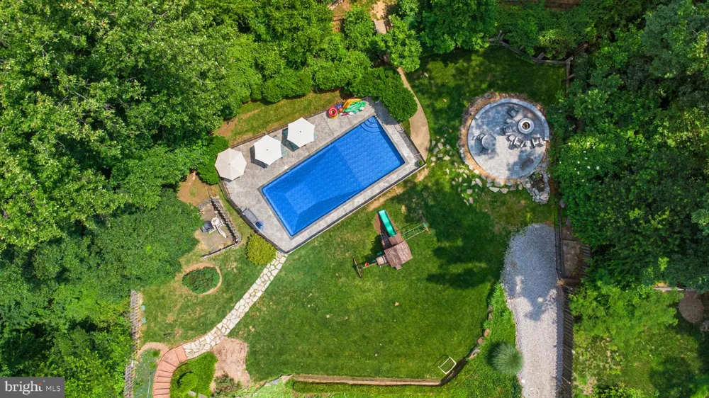 8703 SUDBURY PLACE Alexandria, VA 22309