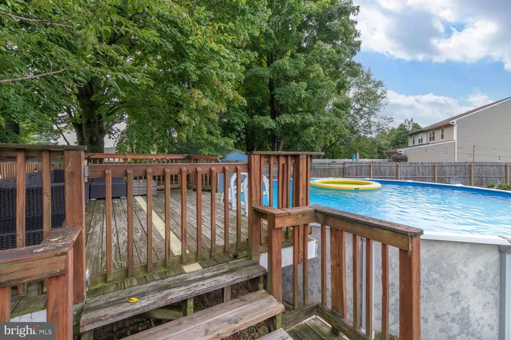 15 CARRIAGE DRIVE Horsham, PA 19044