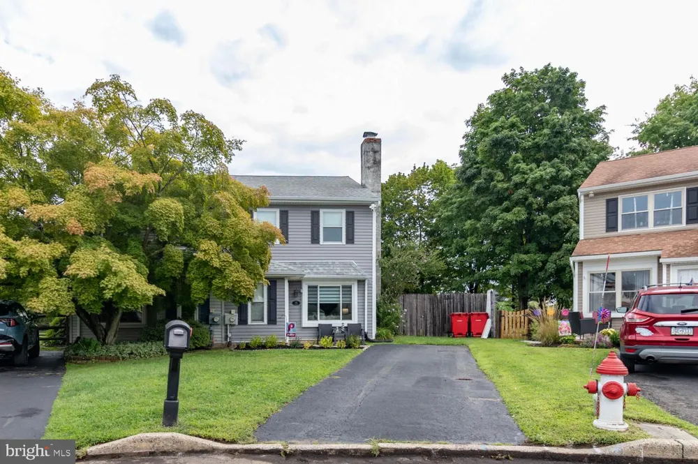 15 CARRIAGE DRIVE Horsham, PA 19044