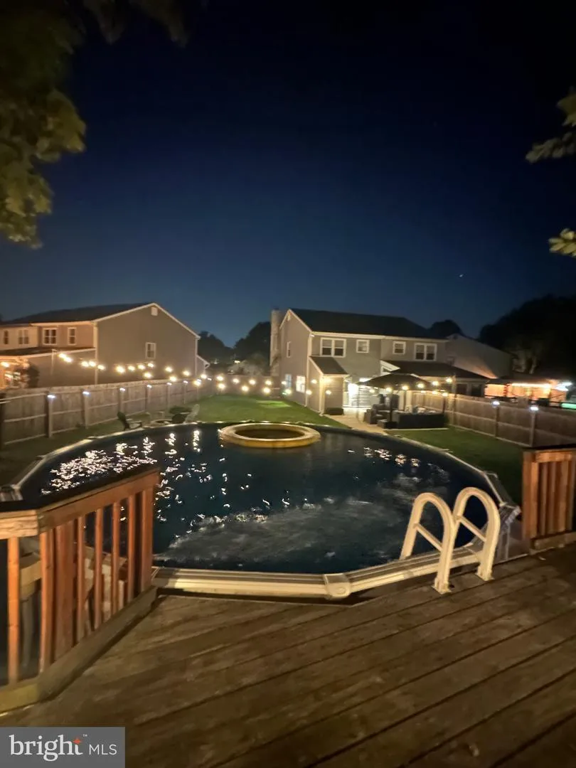 15 CARRIAGE DRIVE Horsham, PA 19044
