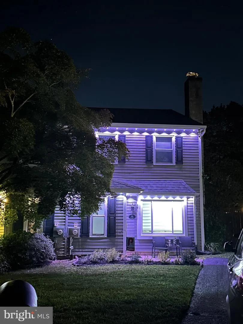 15 CARRIAGE DRIVE Horsham, PA 19044