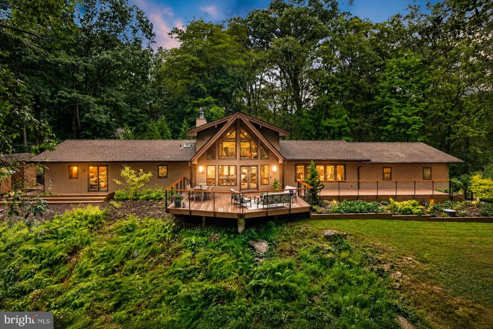 602 FEATHERBED LANE Garnet Valley, PA 19060