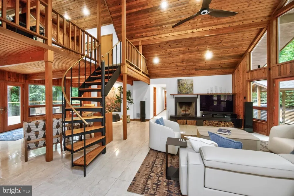 602 FEATHERBED LANE Garnet Valley, PA 19060