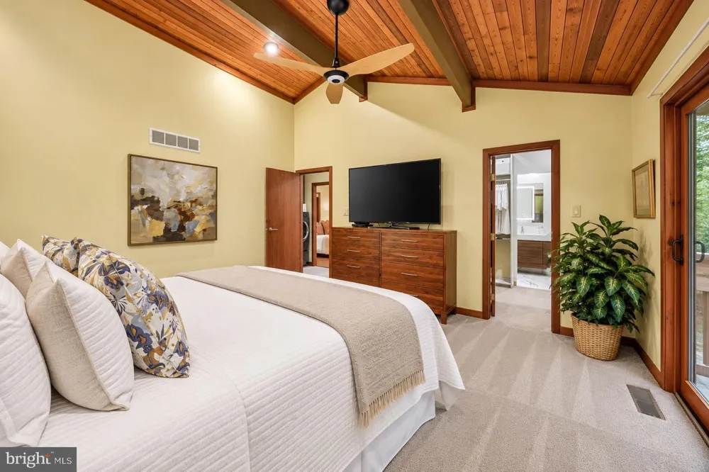 602 FEATHERBED LANE Garnet Valley, PA 19060