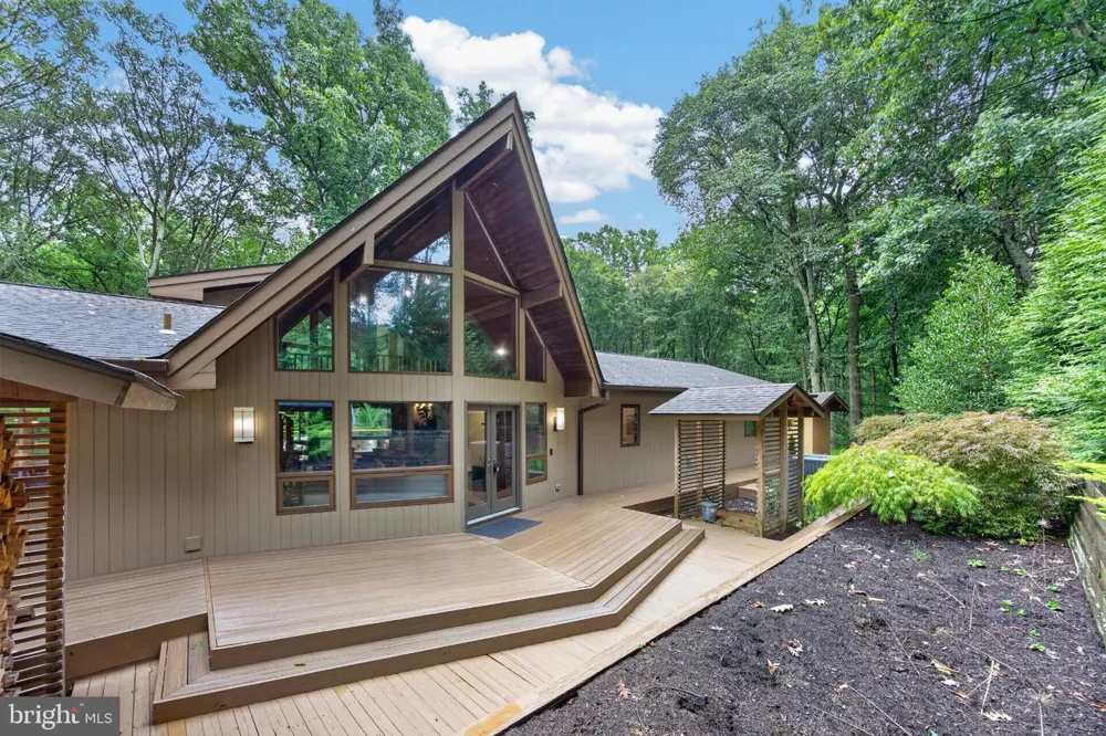 602 FEATHERBED LANE Garnet Valley, PA 19060