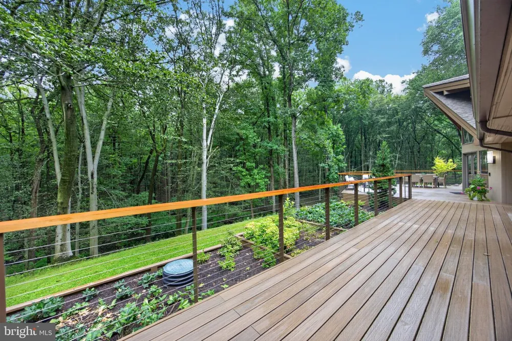 602 FEATHERBED LANE Garnet Valley, PA 19060