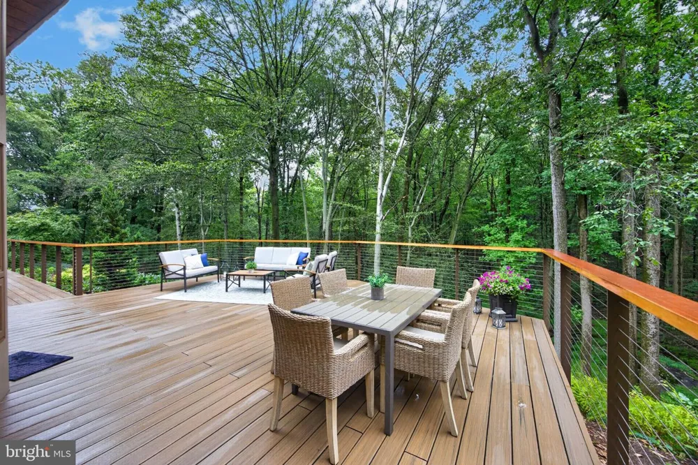 602 FEATHERBED LANE Garnet Valley, PA 19060