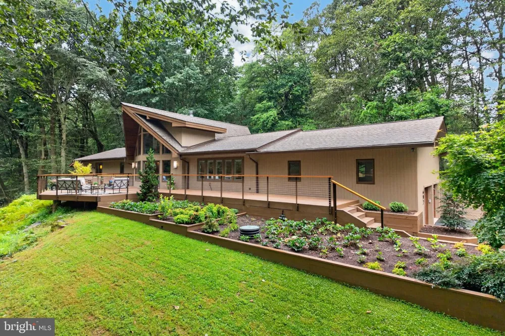 602 FEATHERBED LANE Garnet Valley, PA 19060