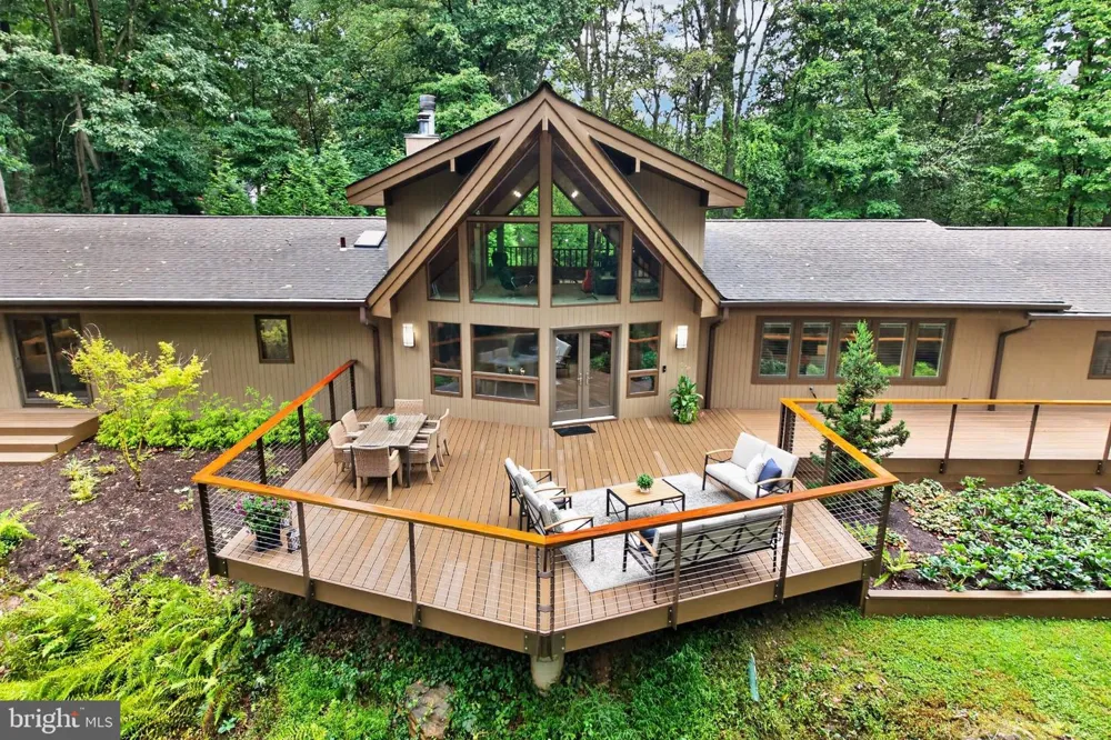 602 FEATHERBED LANE Garnet Valley, PA 19060