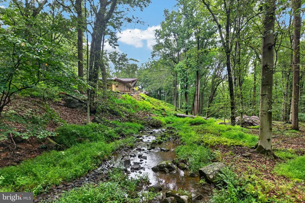 602 FEATHERBED LANE Garnet Valley, PA 19060