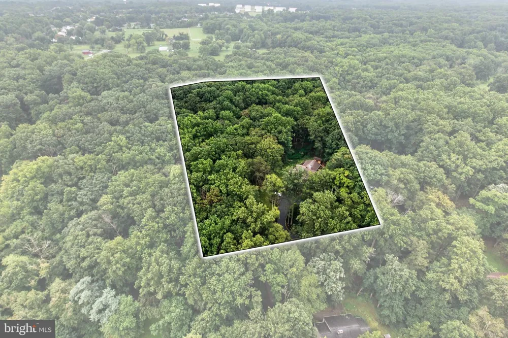 602 FEATHERBED LANE Garnet Valley, PA 19060