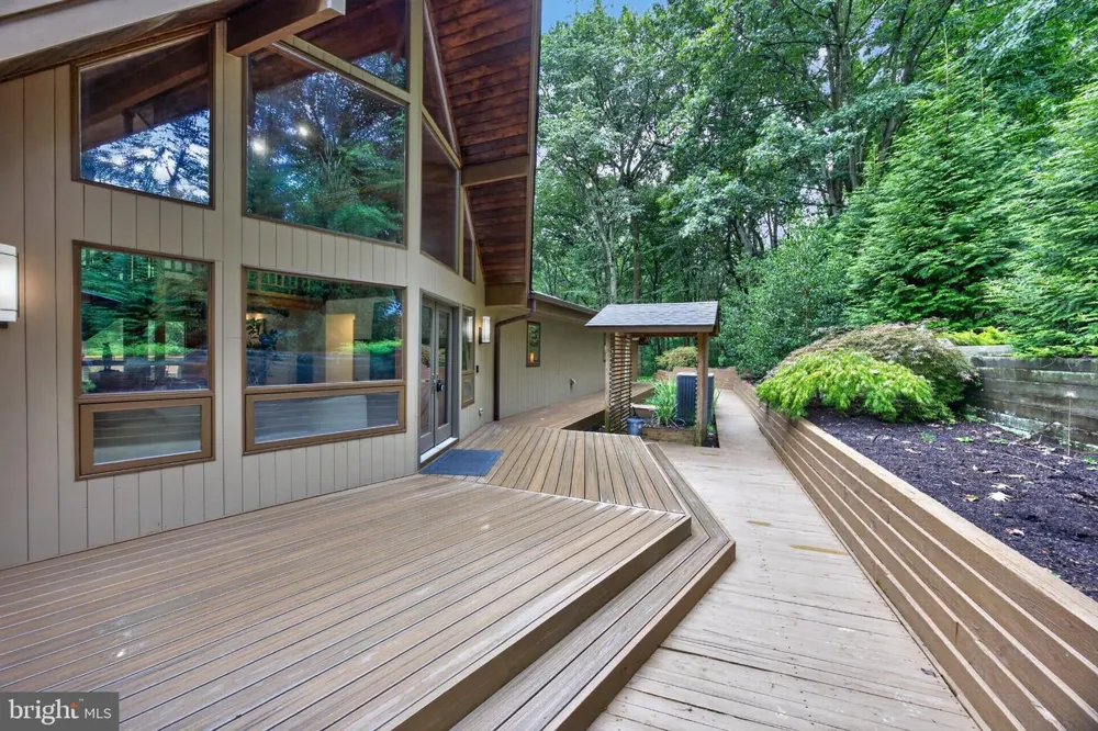 602 FEATHERBED LANE Garnet Valley, PA 19060
