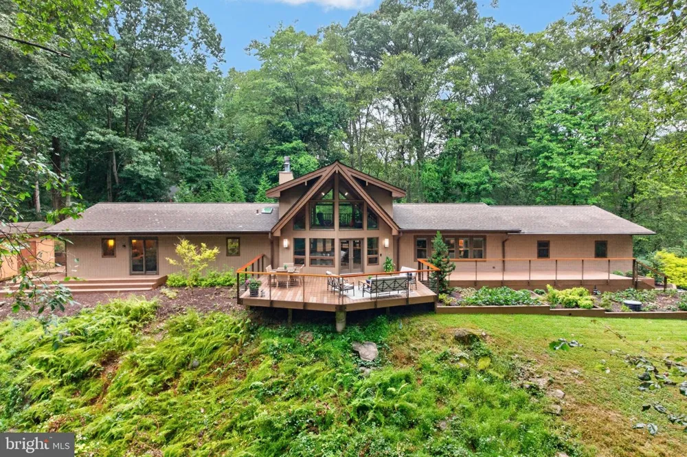 602 FEATHERBED LANE Garnet Valley, PA 19060