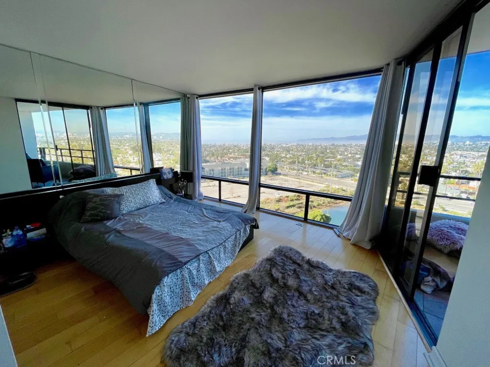 4265 Marina City Drive #805 Marina del Rey, CA 90292