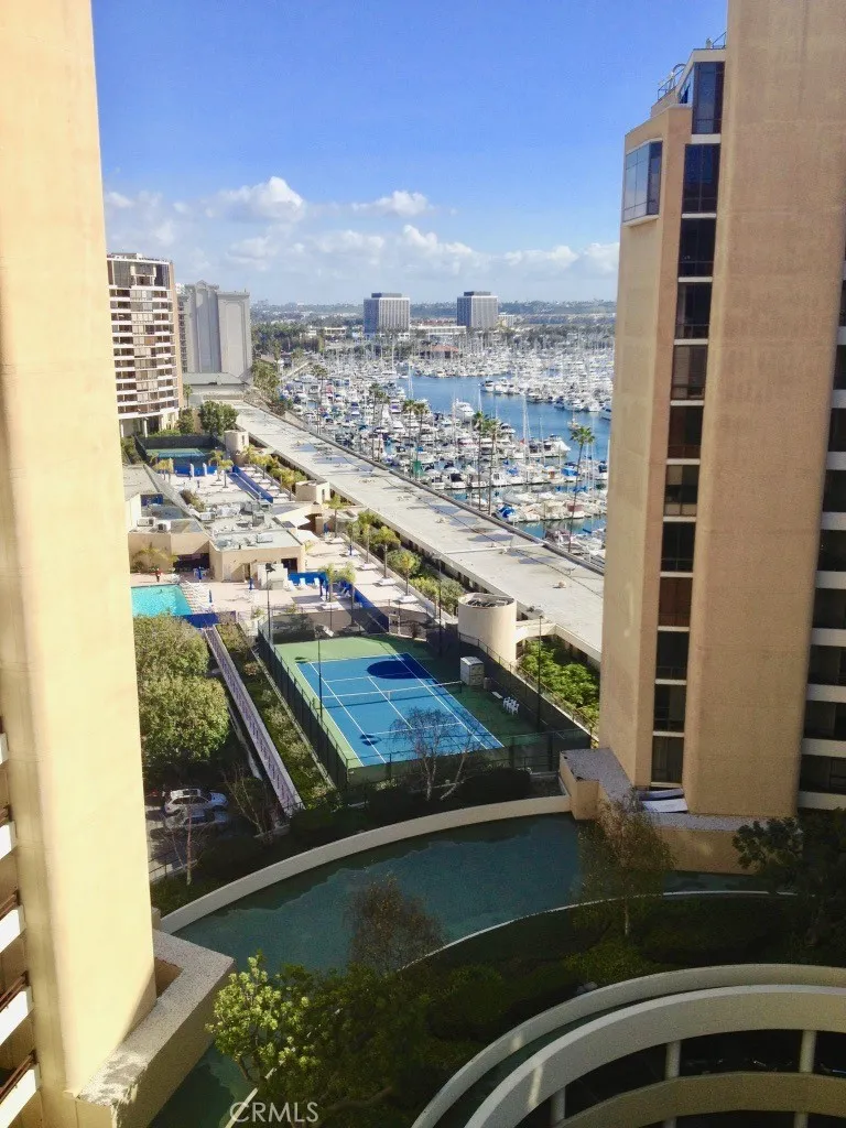 4265 Marina City Drive #805 Marina del Rey, CA 90292