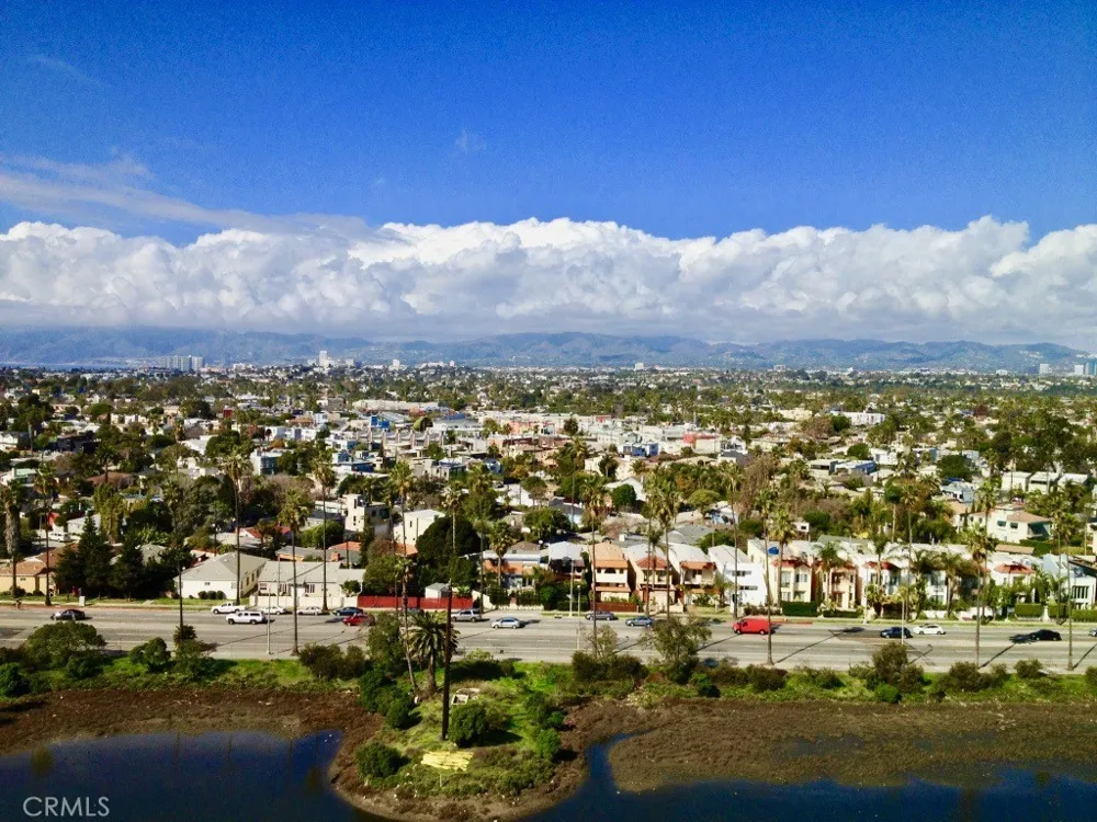 4265 Marina City Drive #805 Marina del Rey, CA 90292