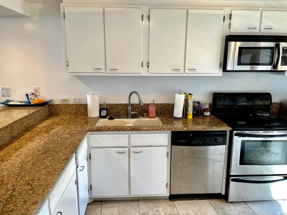 4265 Marina City Drive #805 Marina del Rey, CA 90292