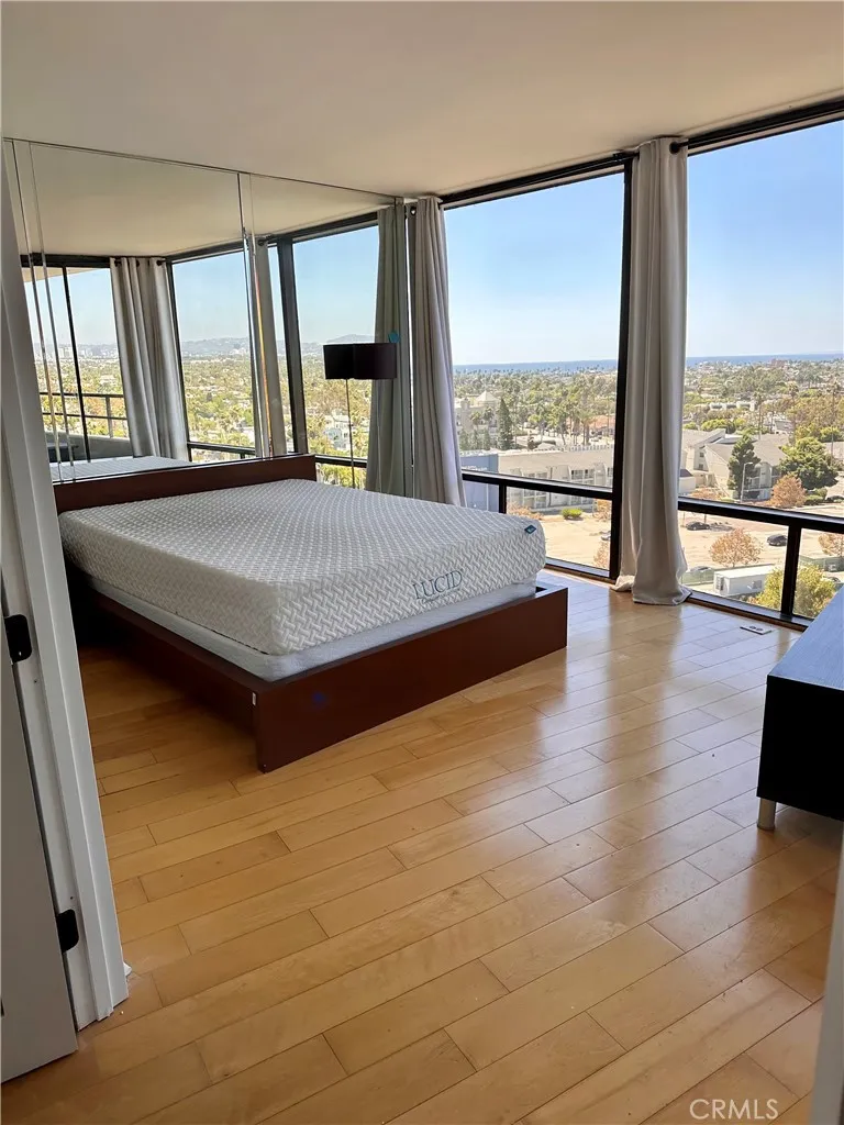 4265 Marina City Drive #805 Marina del Rey, CA 90292