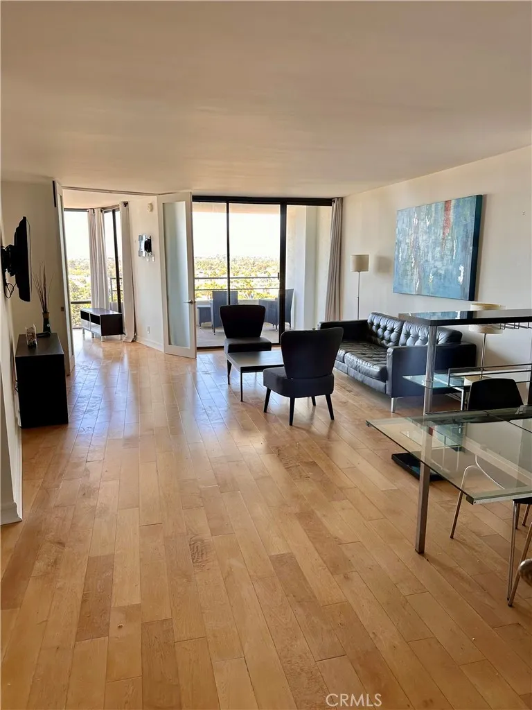 4265 Marina City Drive #805 Marina del Rey, CA 90292