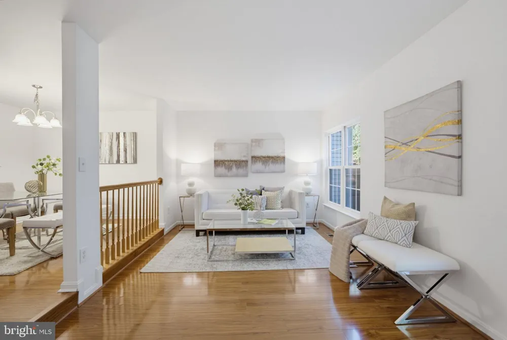 6048 RAINA DRIVE Centreville, VA 20120