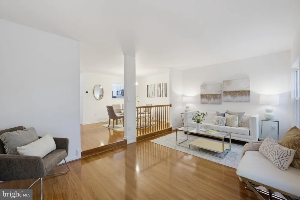 6048 RAINA DRIVE Centreville, VA 20120