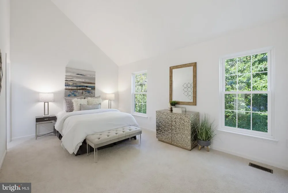 6048 RAINA DRIVE Centreville, VA 20120