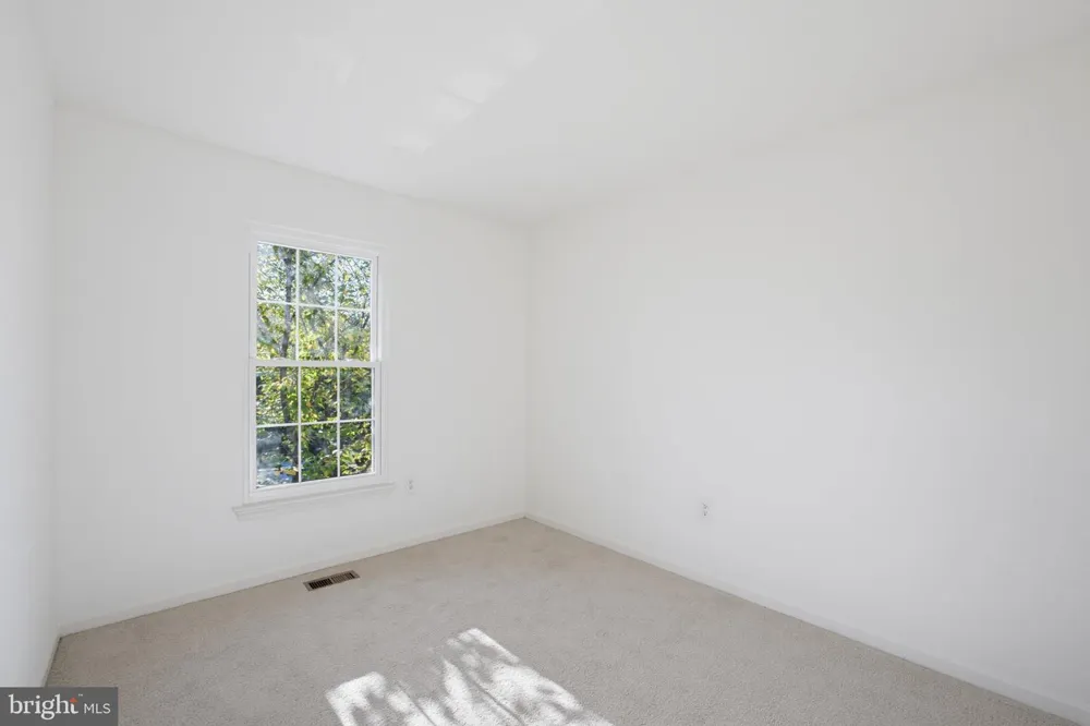 6048 RAINA DRIVE Centreville, VA 20120