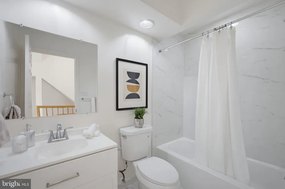 6048 RAINA DRIVE Centreville, VA 20120