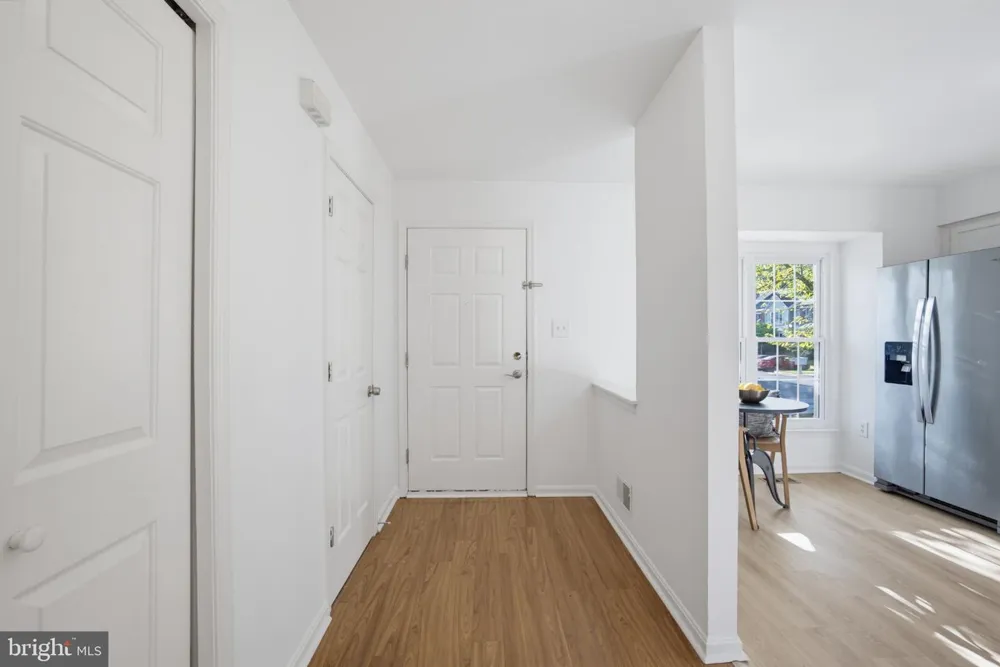 6048 RAINA DRIVE Centreville, VA 20120