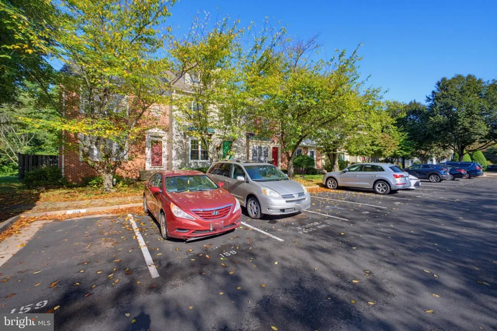 6048 RAINA DRIVE Centreville, VA 20120