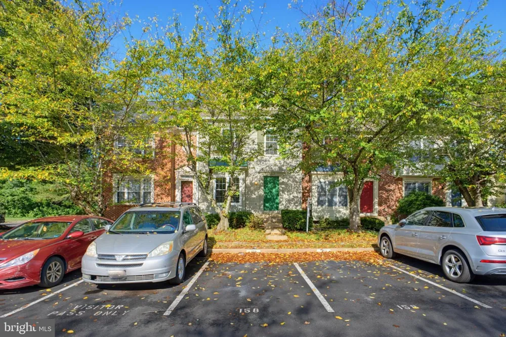 6048 RAINA DRIVE Centreville, VA 20120